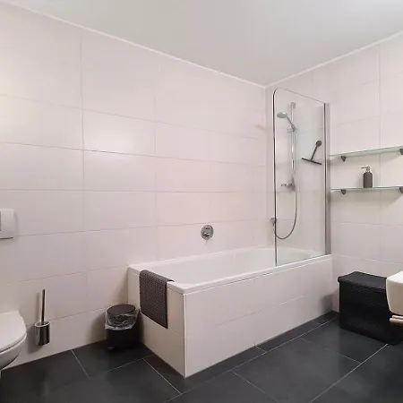 3br Flat In Fuerth - What'app - 0034-635-520-036 - For Reservations! * Piesendorf