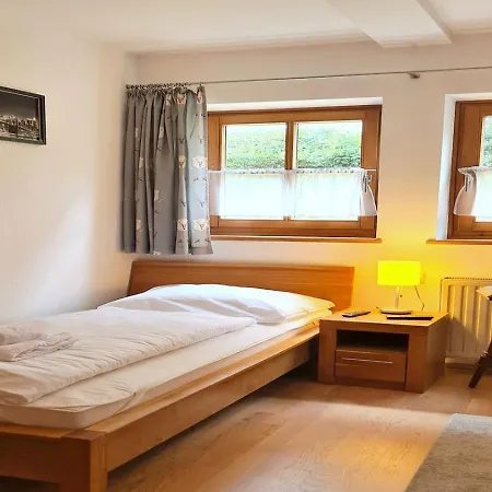 3br Flat In Fuerth - What'app - 0034-635-520-036 - For Reservations! * Piesendorf